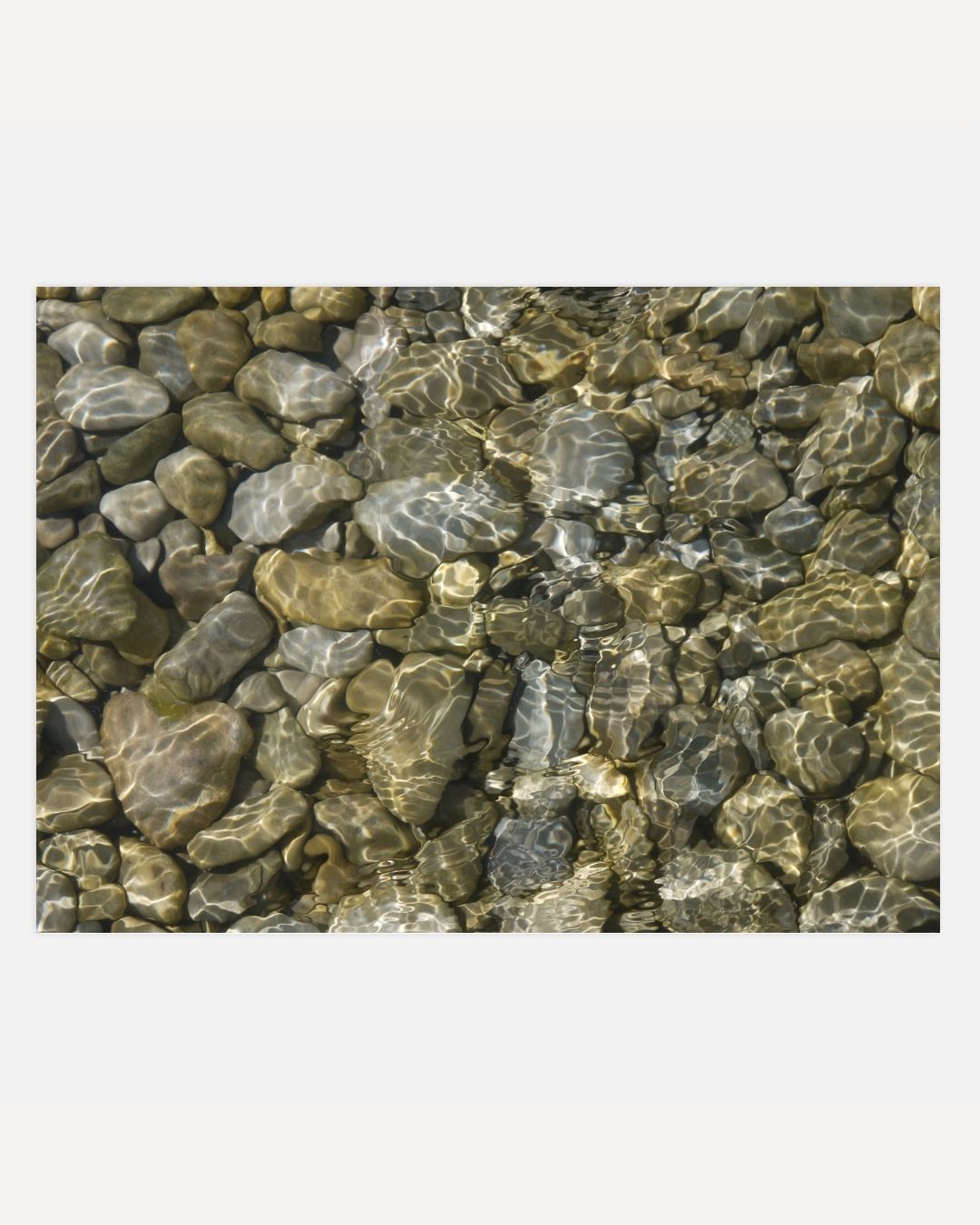 Heldere rivierstenen Poster