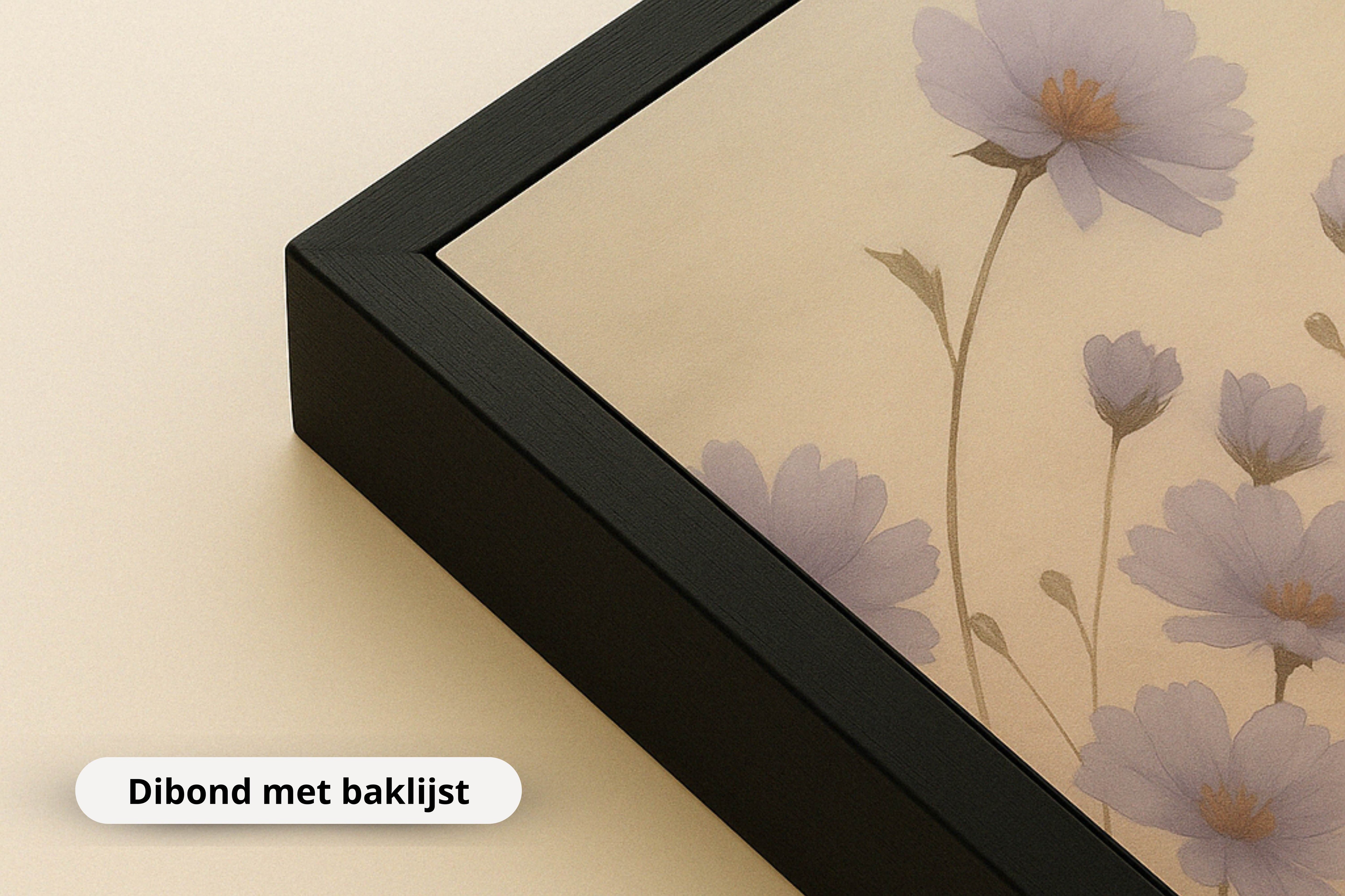 Vaas met bloemen op tafel