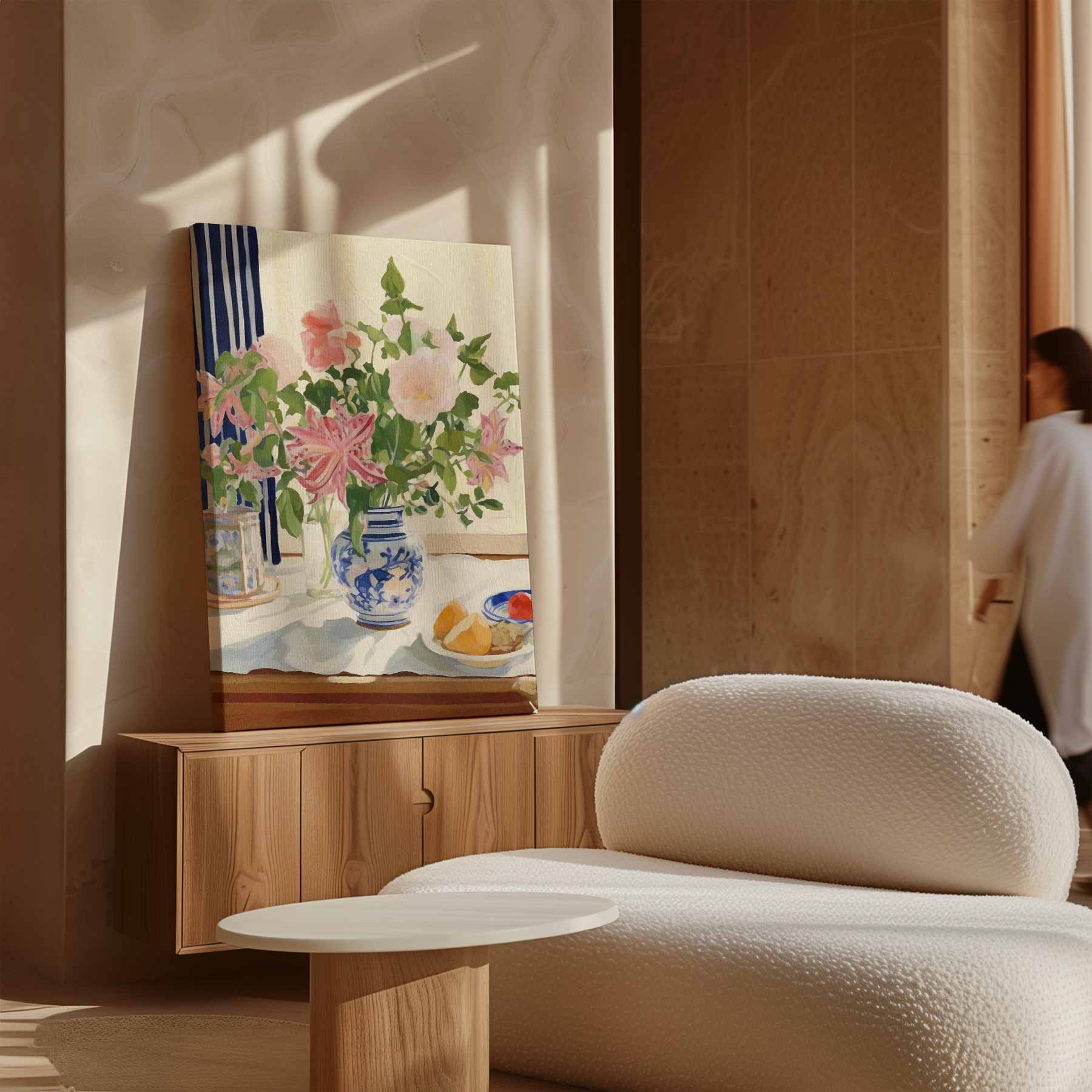 Vaas met bloemen op tafel