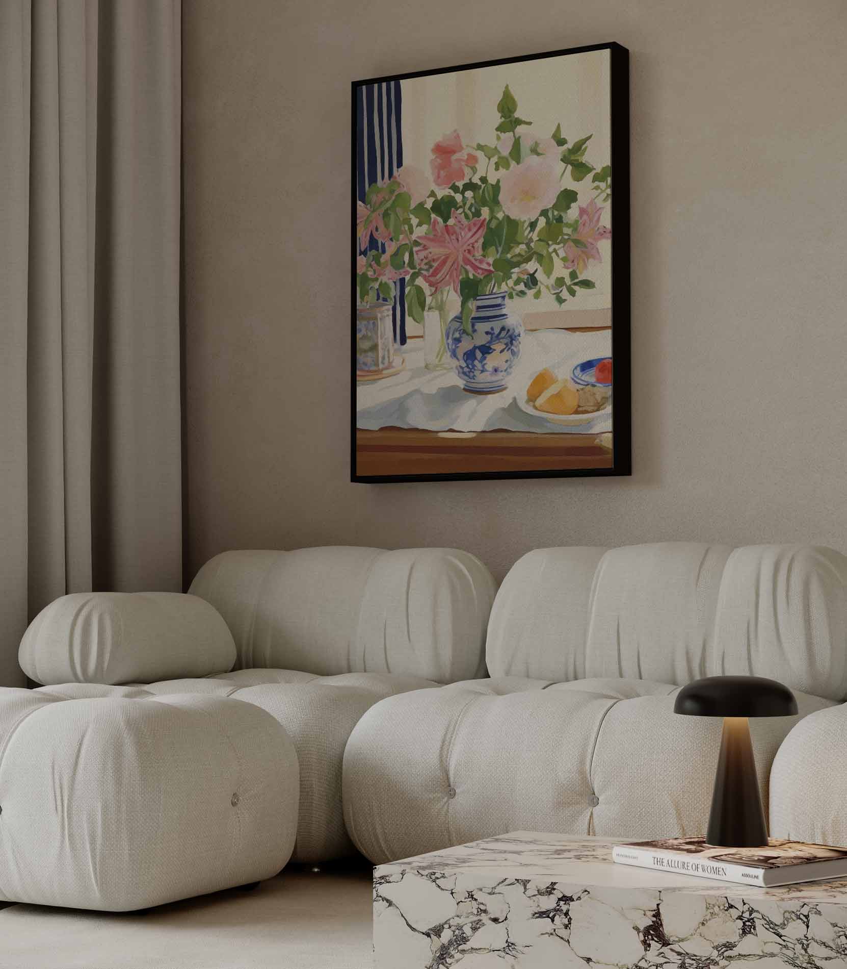 Vaas met bloemen op tafel