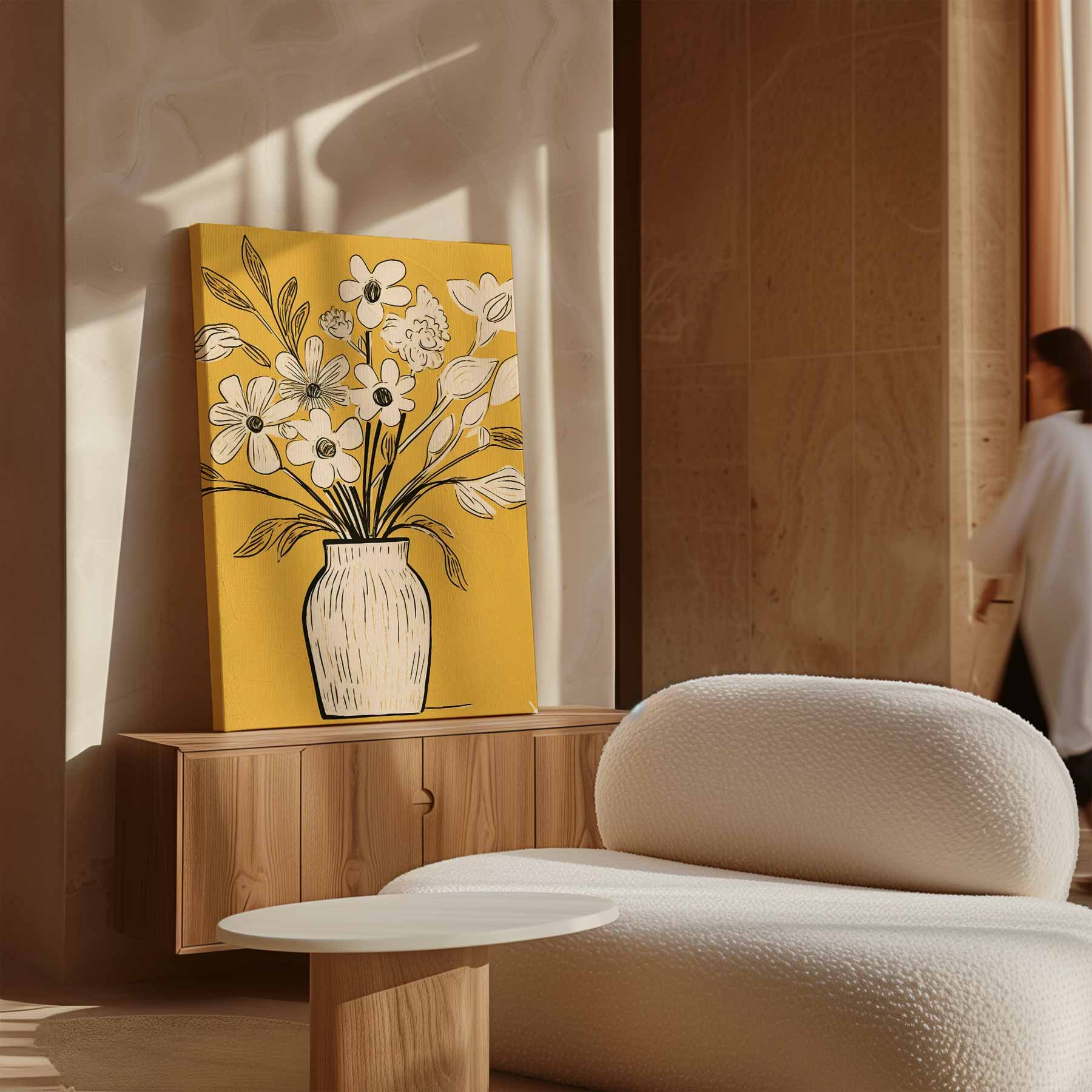 Vaas met bloemen op geel