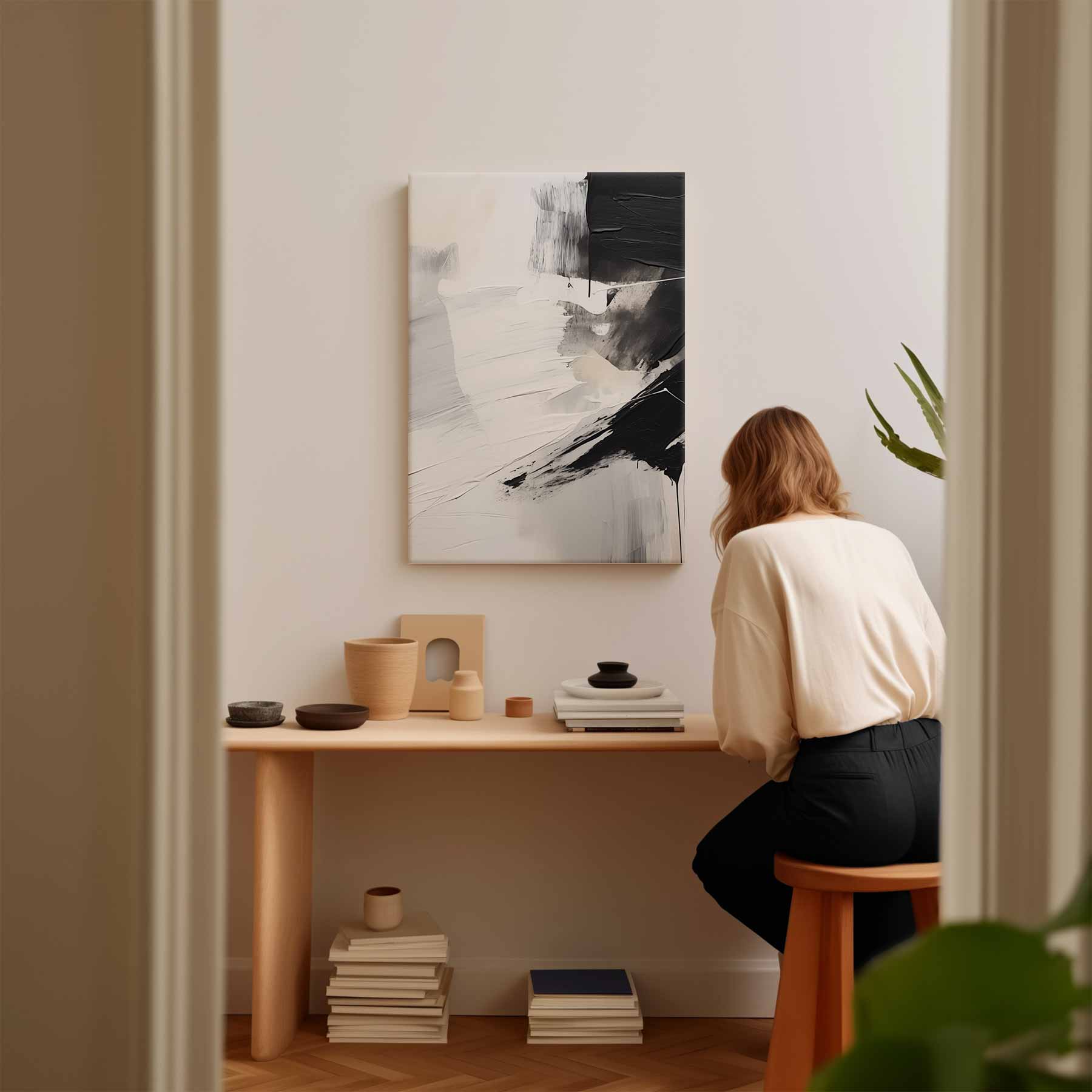 Wit en zwart met ruwe verfstructuur