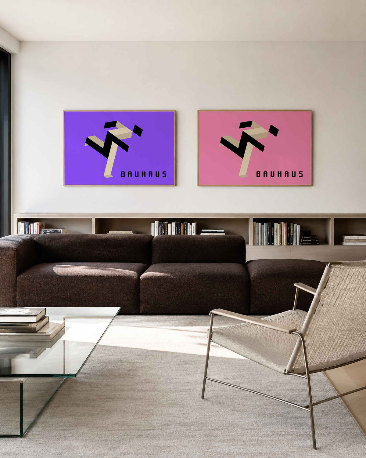 Interieurmockup van tweedelige landscape-posterset met zigzaglint op paars en roze