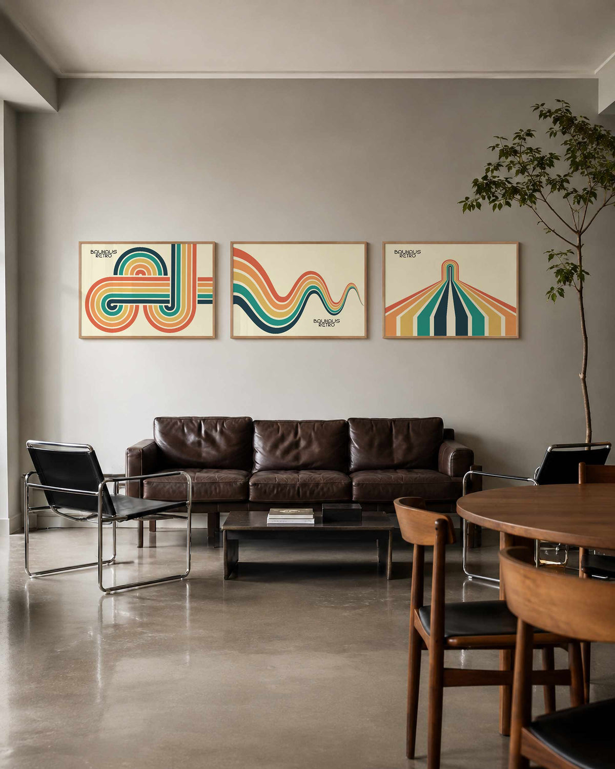 Interieurmockup van drieluik landscape-posterset met retro lijnen en bogen