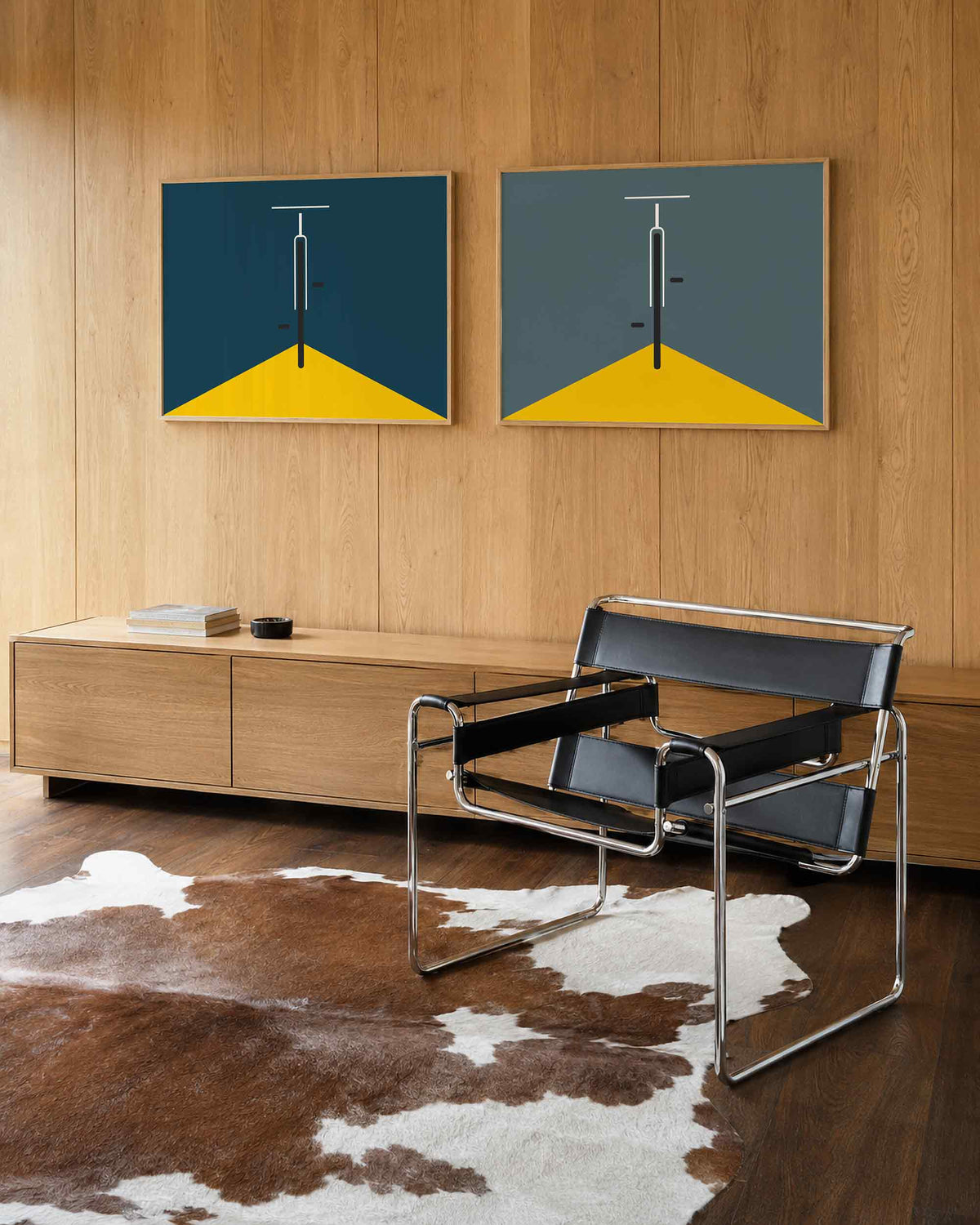 Interieurmockup van tweedelige landscape-posterset met gele vloer donkere lijn