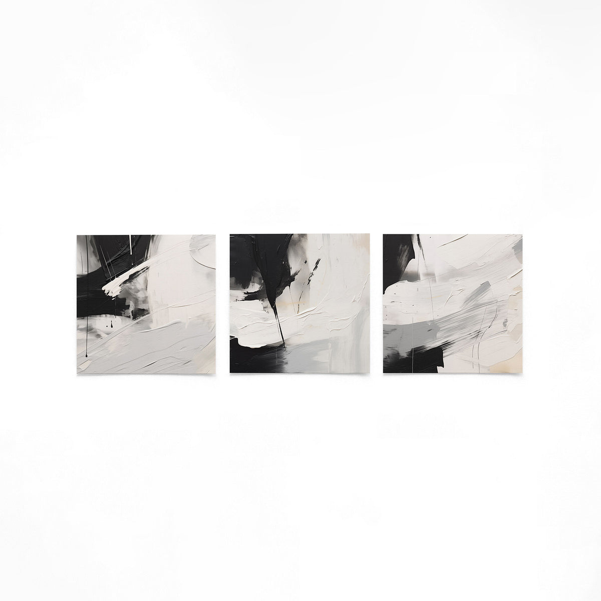 Drie vierkante posters met abstracte zwart wit op een gebroken witte achtergrond