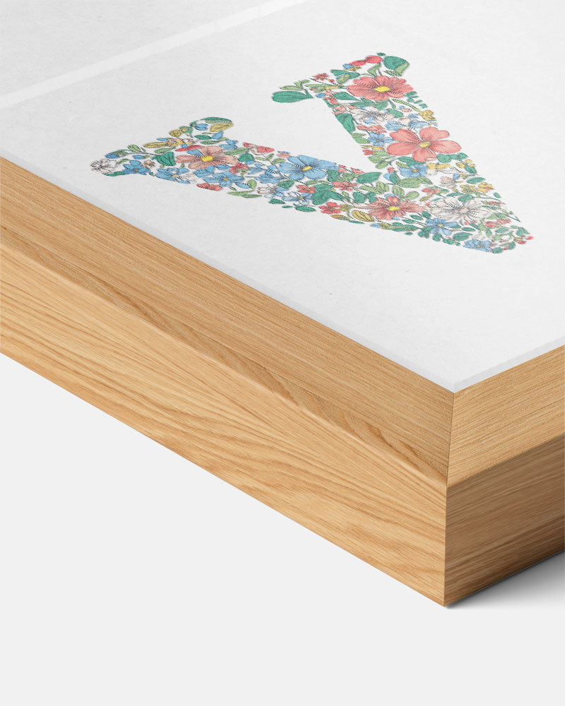 Bloemrijke Letter V Poster