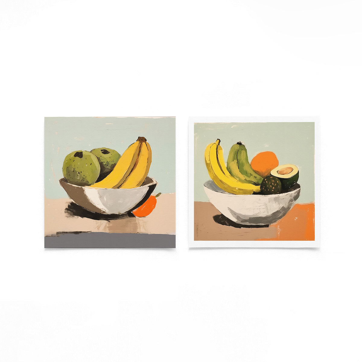 Twee vierkante posters met fruit in schalen op een gebroken witte achtergrond