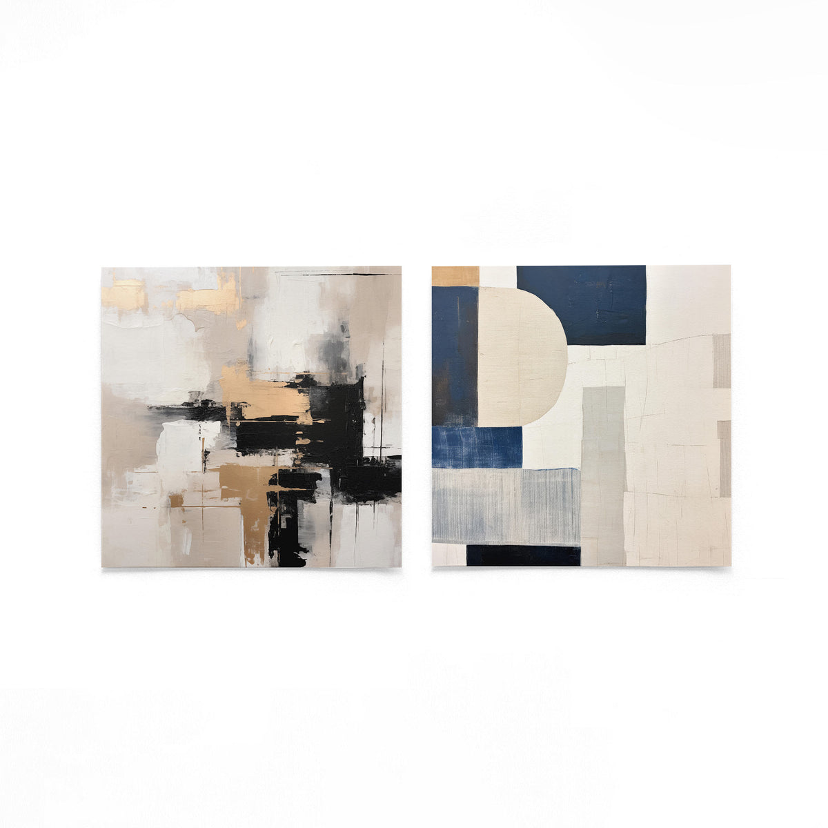 Twee vierkante posters met abstracte vlakken op een gebroken witte achtergrond