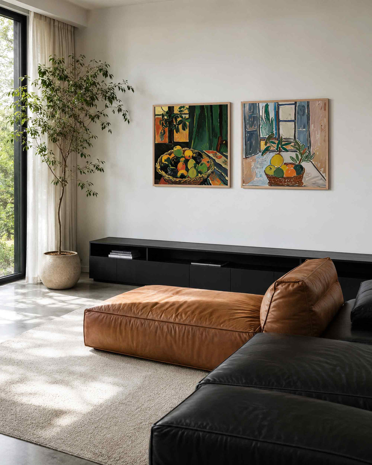 Interieurpresentatie van een tweedelige vierkante posterset met fruitmanden en planten