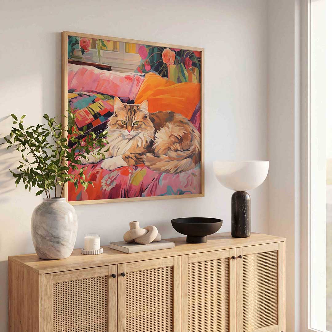 Kat op kleurrijke bank Poster