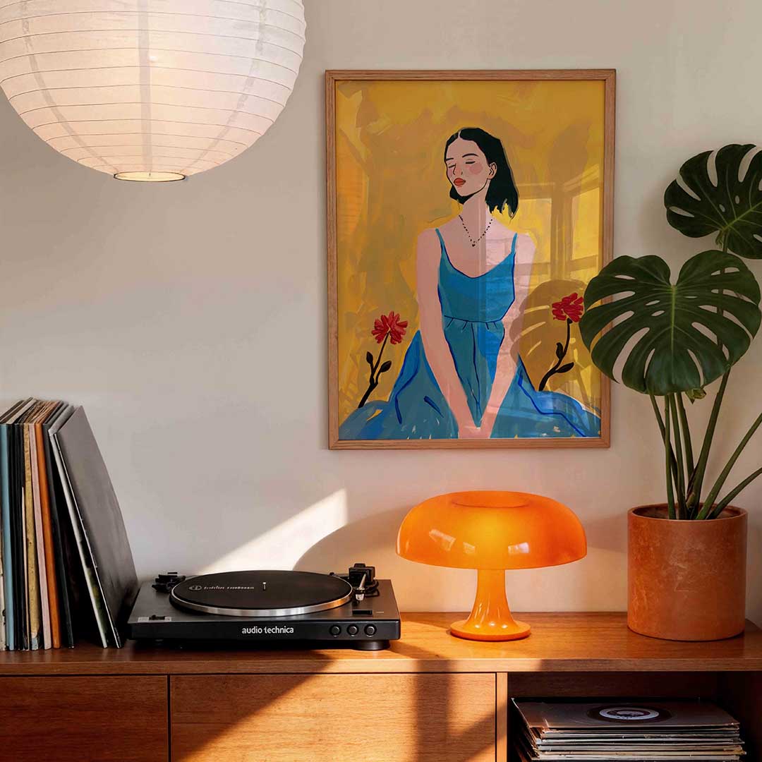 Vrouw in blauwe jurk Poster