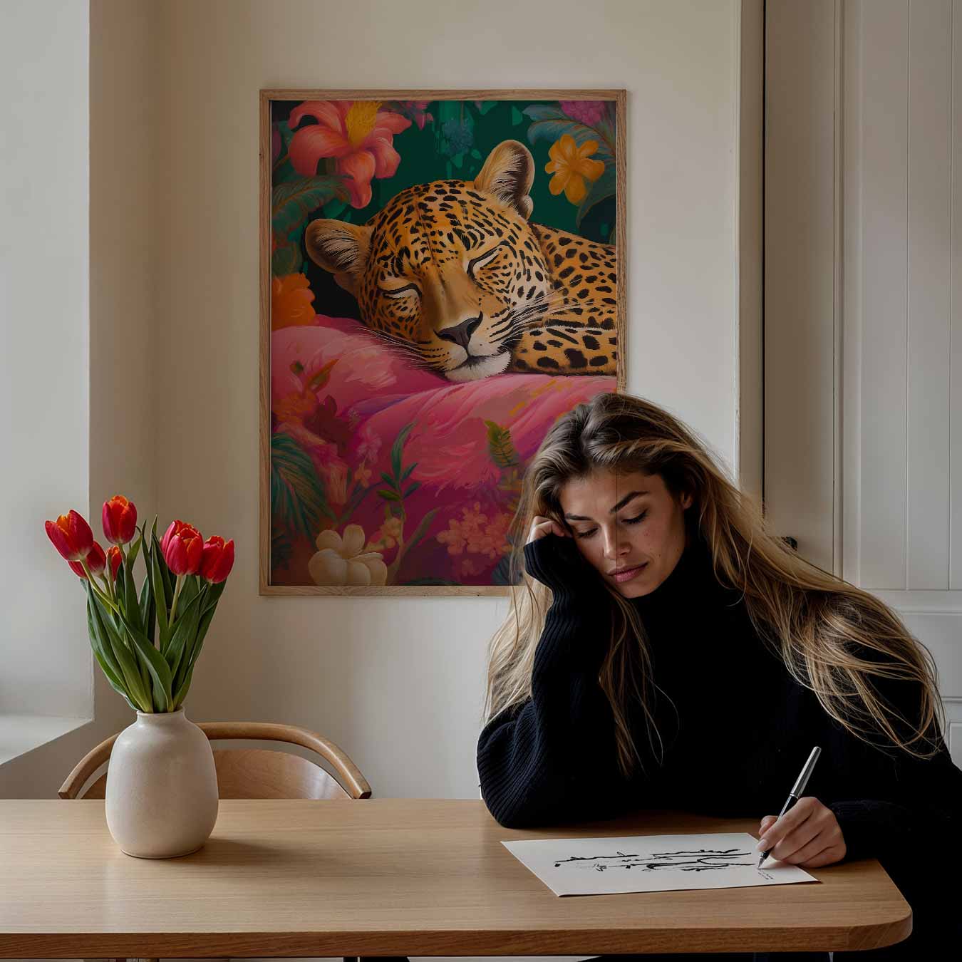 Dromerige Luipaard Slapen in Bloemenveld Poster
