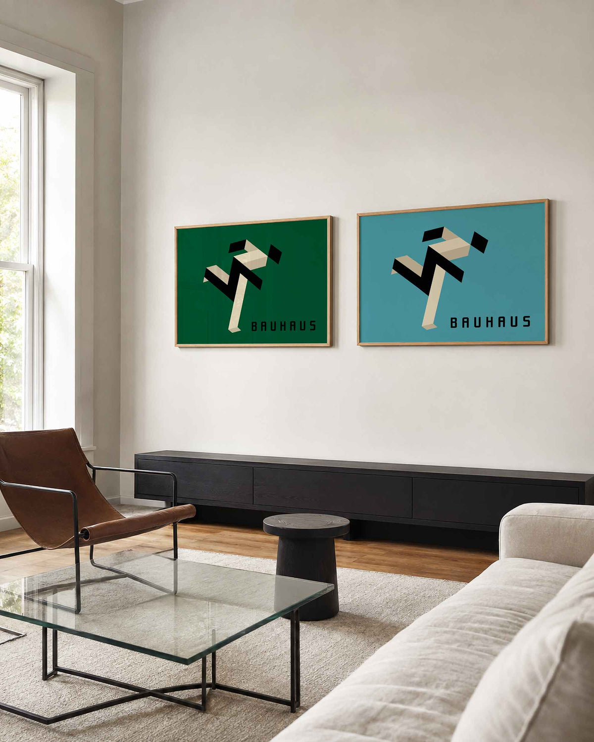 Interieurmockup van tweedelige landscape-posterset met zigzagfiguur in groen en blauw
