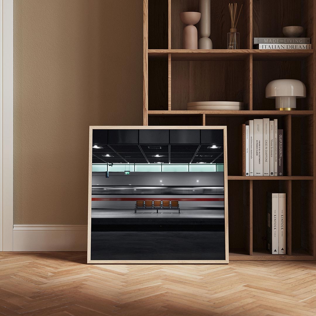 Stille station scene Poster