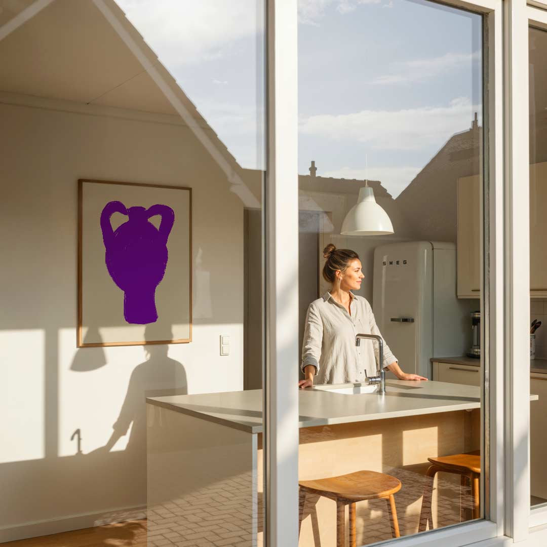 Vrolijke Paarse Vaas Poster-WallArtistic