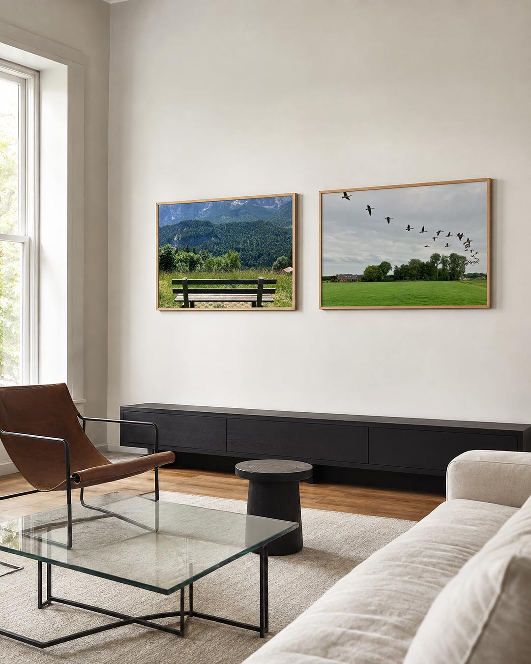 Interieur met liggend fotografisch tweeluik bergenrust en vogelvlucht – Gerald Emming
