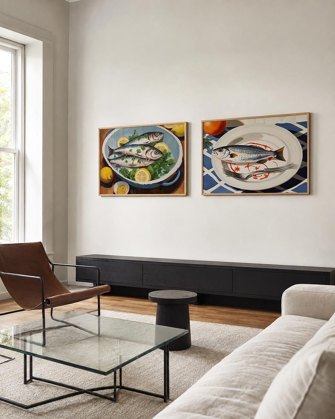 Interieurbeeld met twee liggende posters: een posterset in twee delen met vissen in een schaal