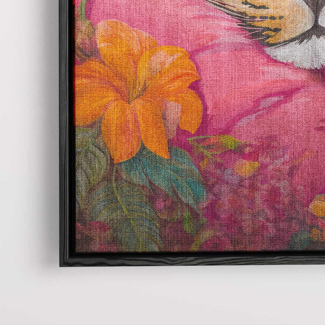 Dromende Luipaard op Roze Kussen Kunstwerk-canvas-dibond-plexiglas-wanddecoratie-WallArtistic