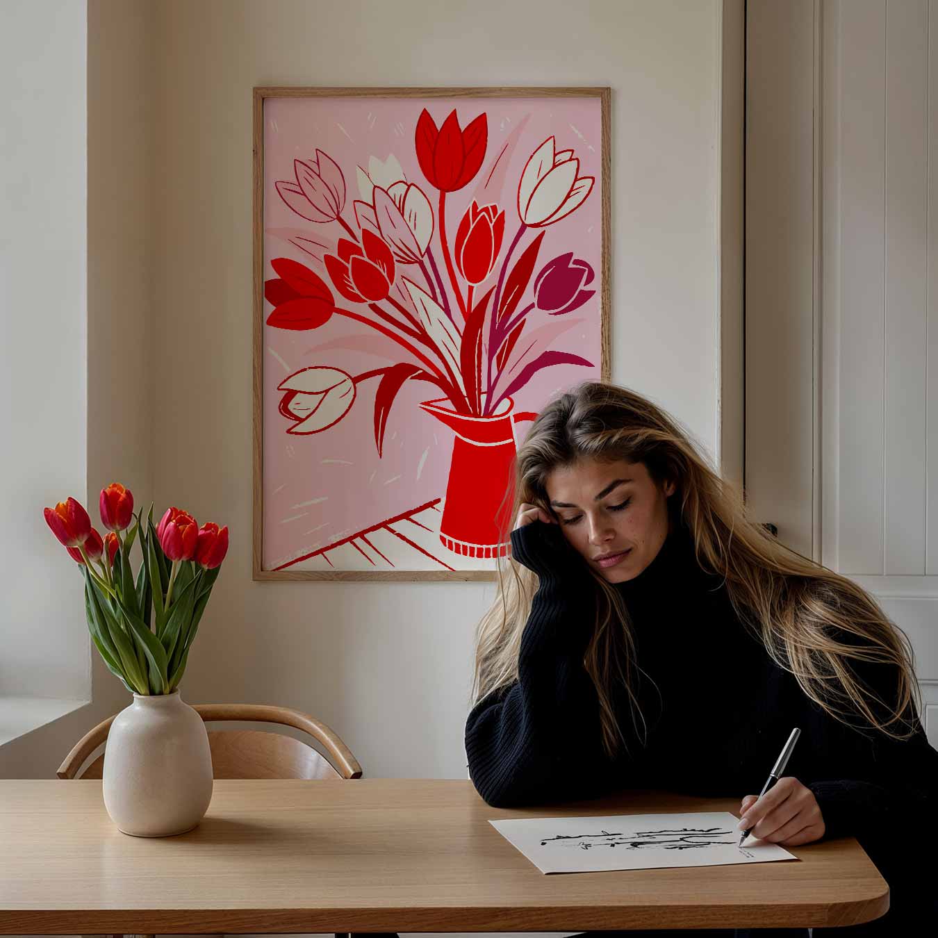 Bloeiende Tulpen in Rode Vaas Poster