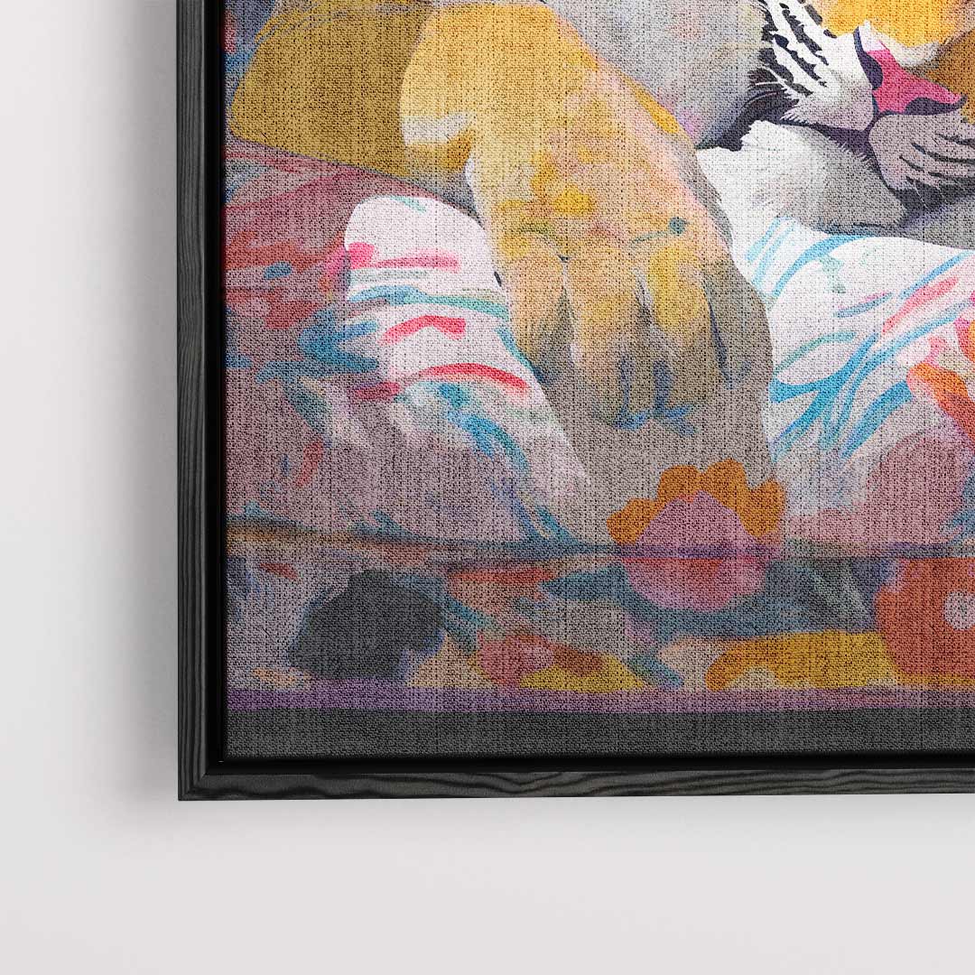 Luie Tijger Knus in Bloemenfauteuil Kunstwerk-canvas-dibond-plexiglas-wanddecoratie-WallArtistic