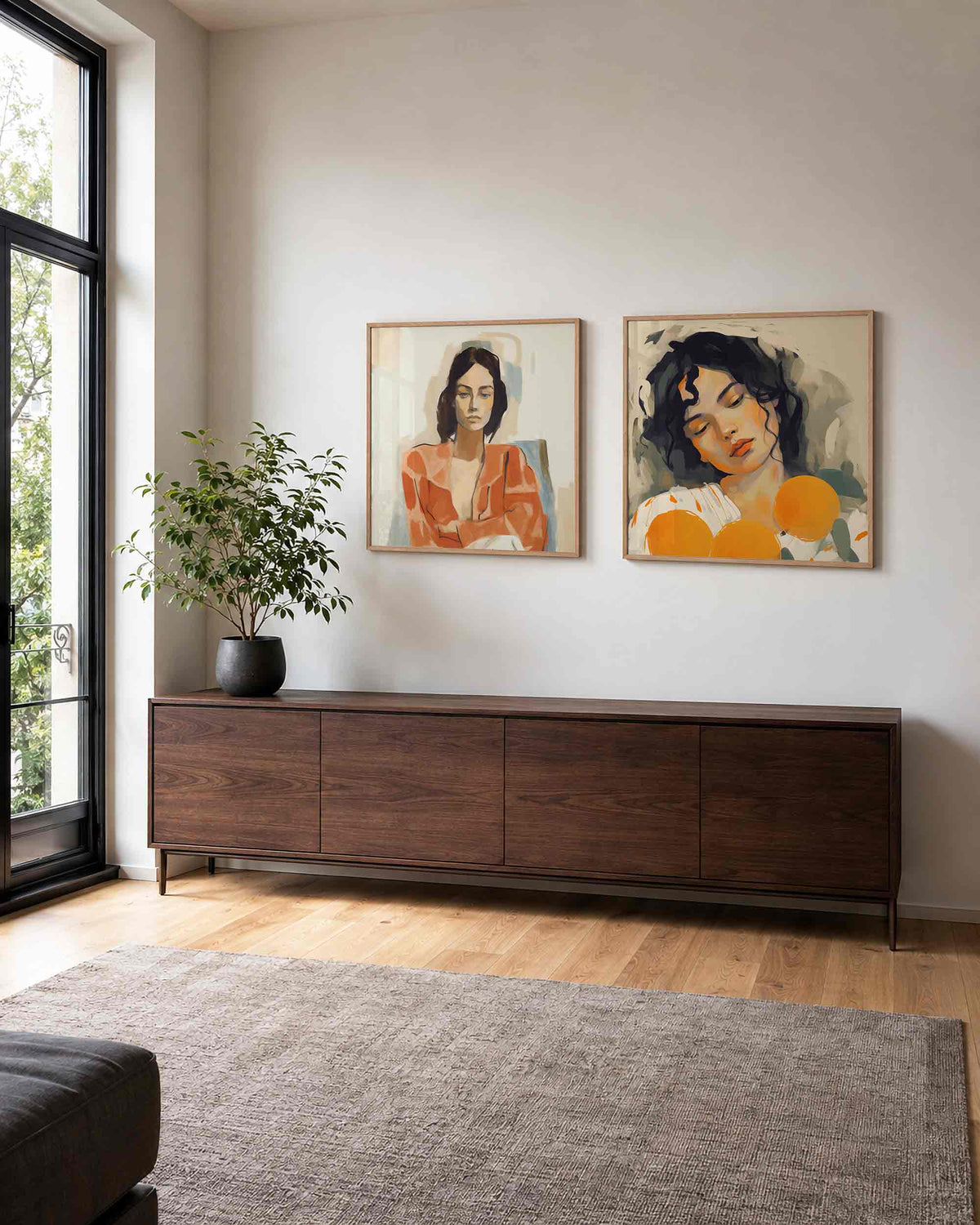 Interieurpresentatie van een tweedelige vierkante posterset met portretten van vrouwen