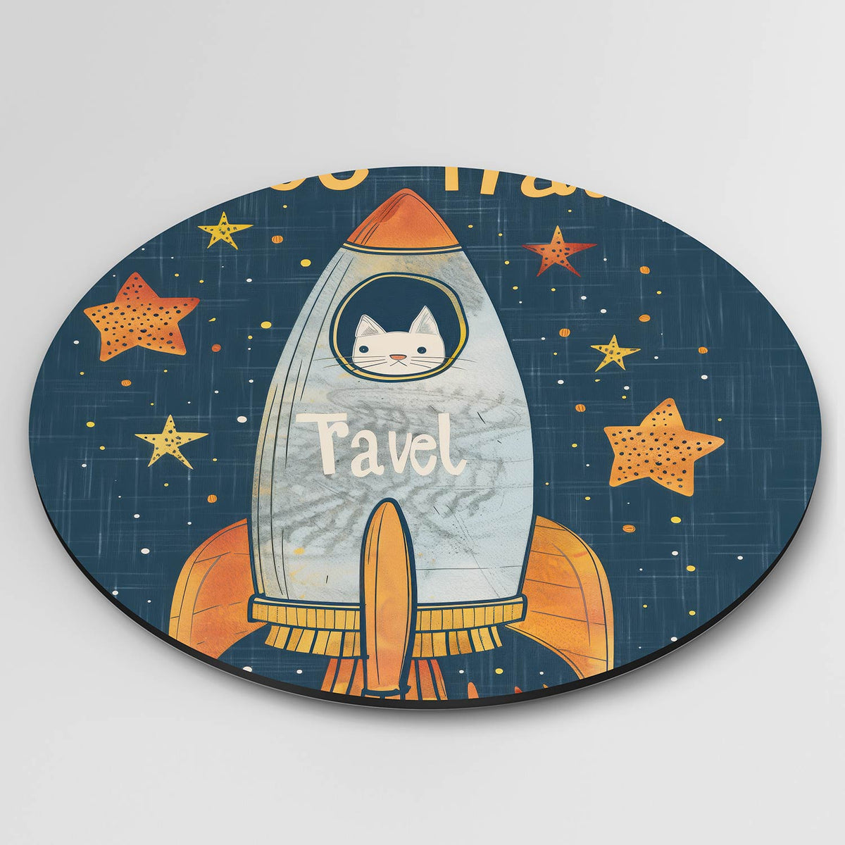 Ruimtereis kat Muurcirkel – detailweergave – Een kat in een raket omringd door sterren in blauw en oranje tinten.