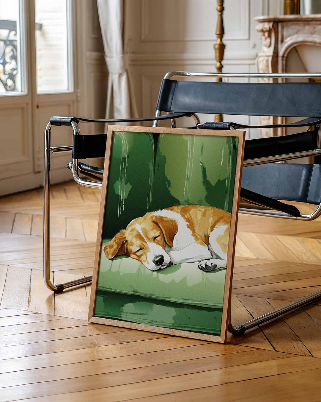 Slapende Hond op Groene Bank Poster