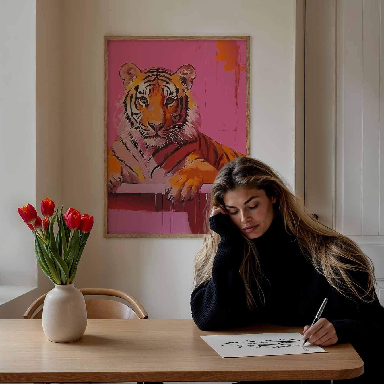 Vrolijke Tijger op Roze Achtergrond Poster
