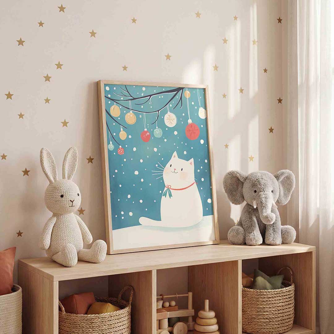 Witte kat met kerstballen Poster