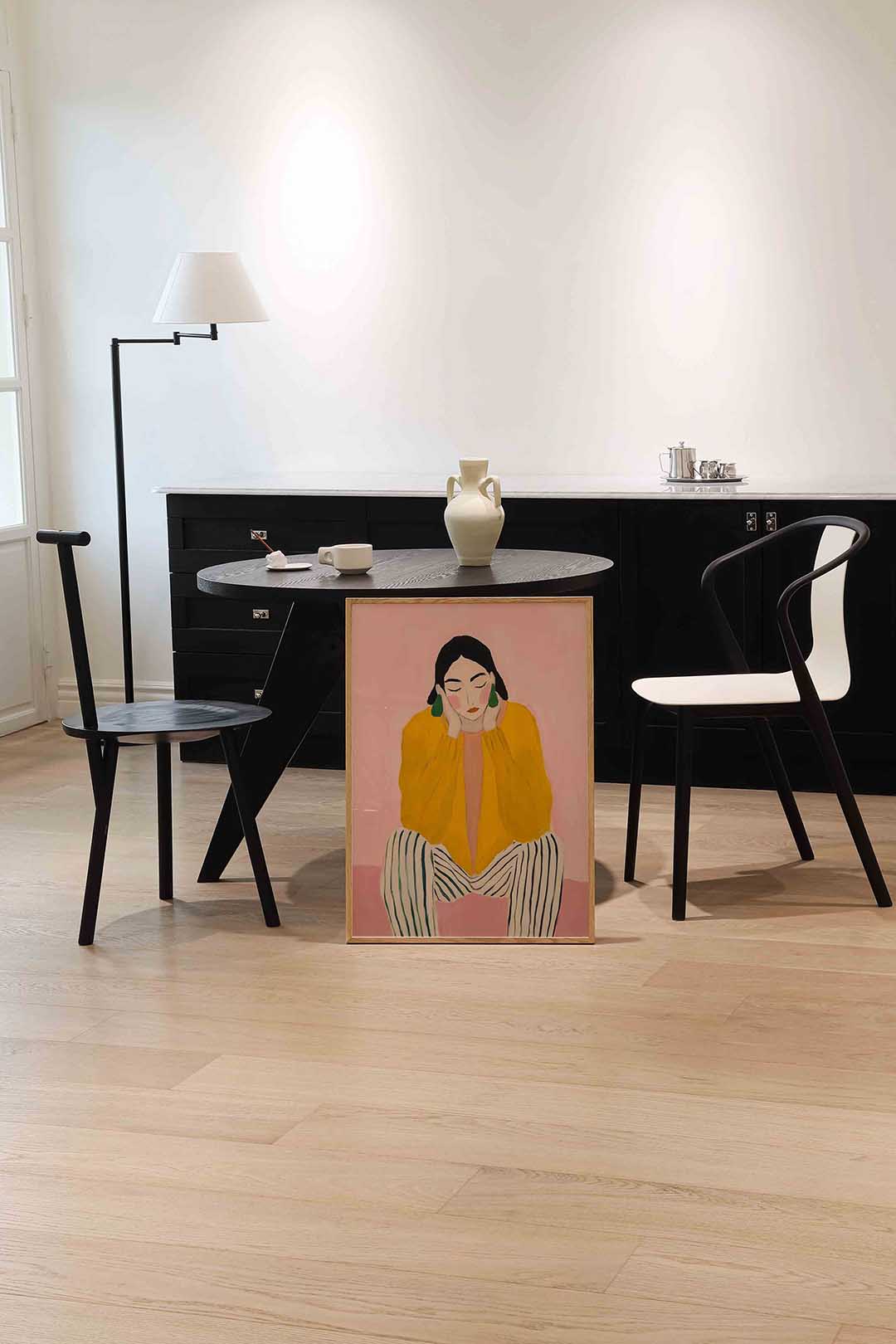 Vrouw in gele trui Poster