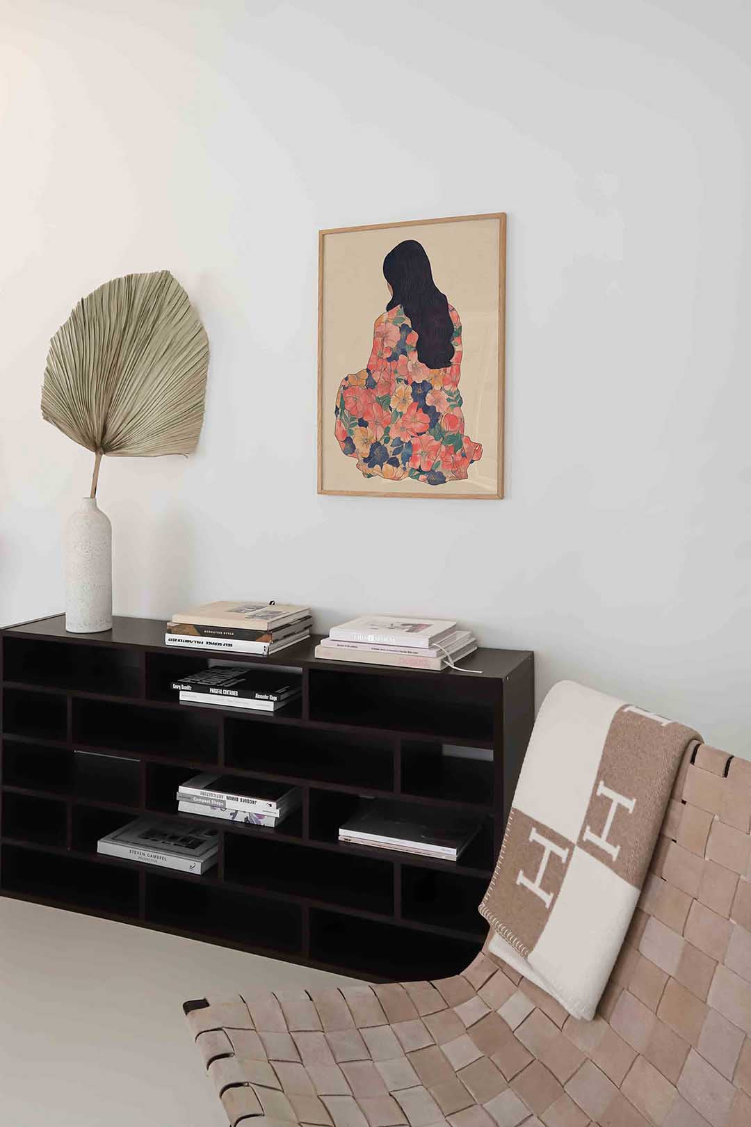 Vrouw met bloemenjurk Poster