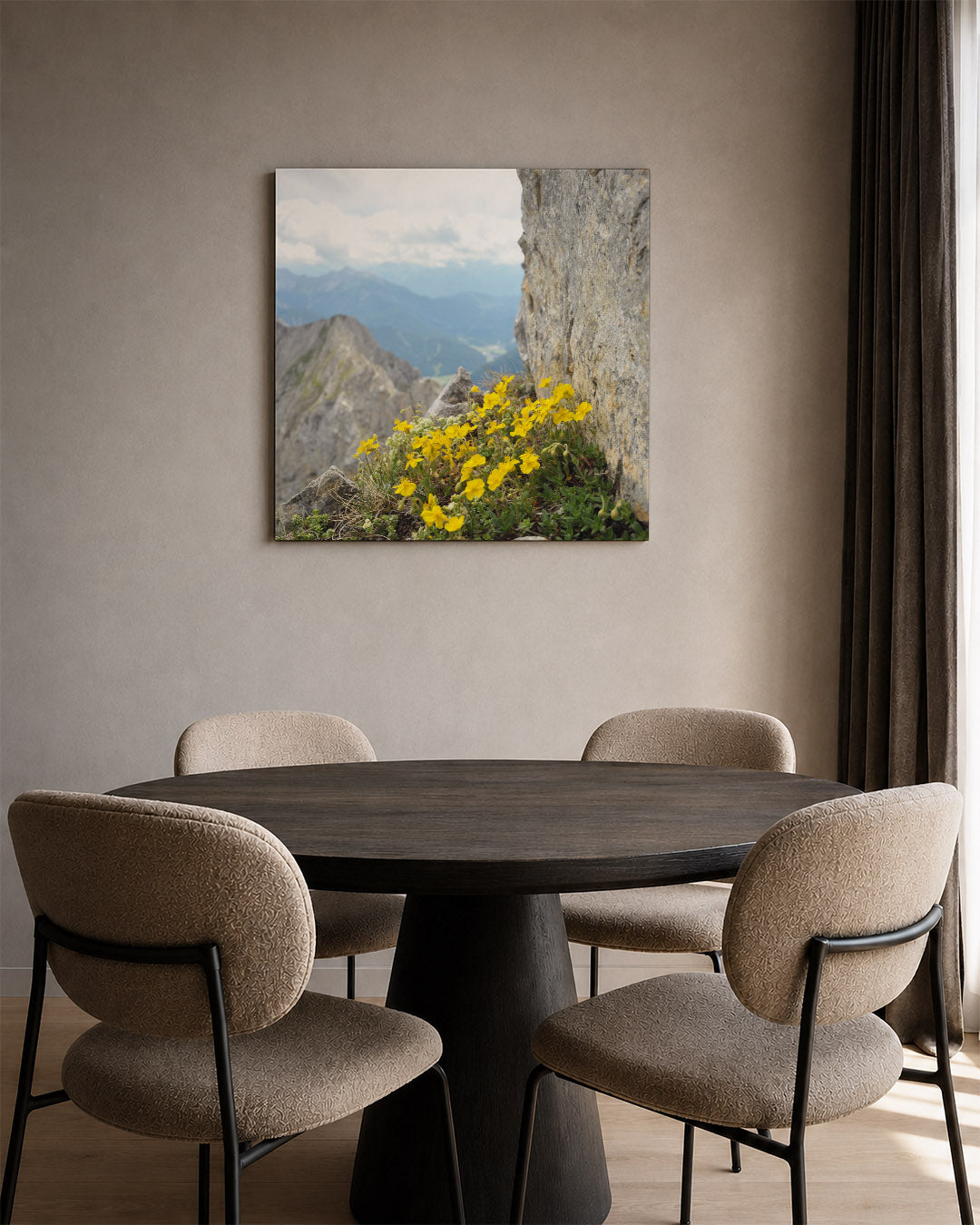Bergbloemen en rotsen Kunstwerk