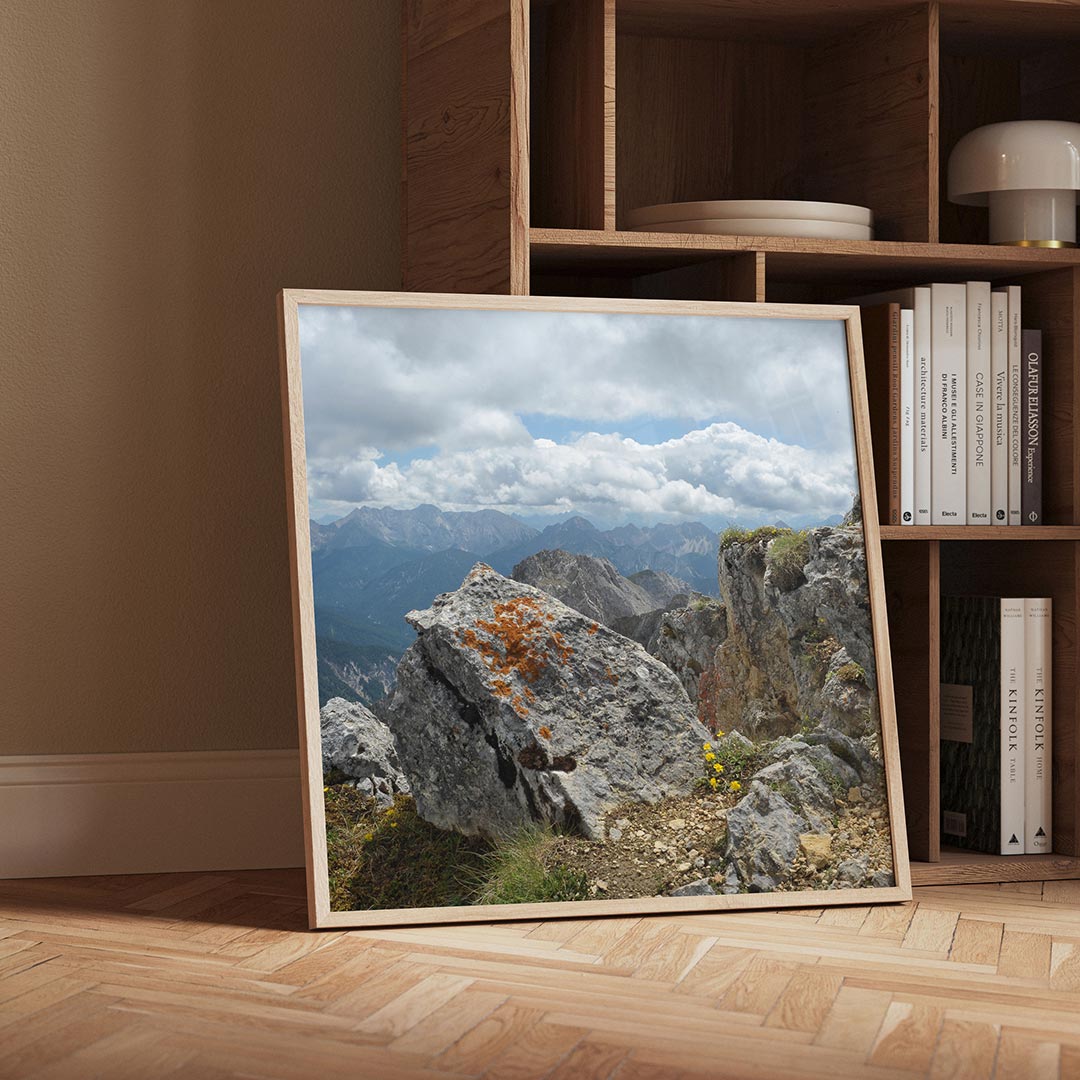 Rotsachtige berglandschap Poster