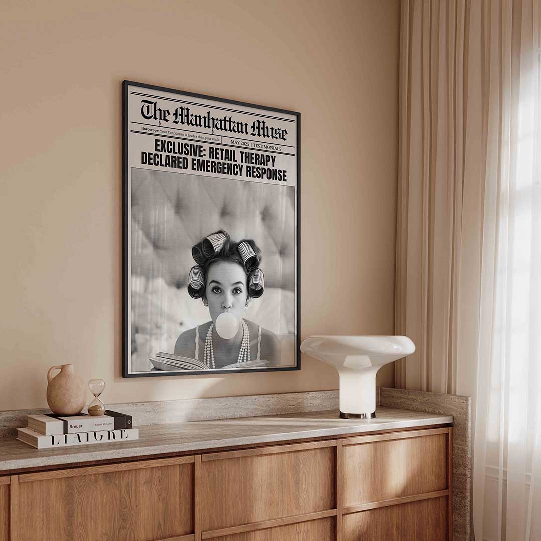 Vrouw met krulspelden Poster