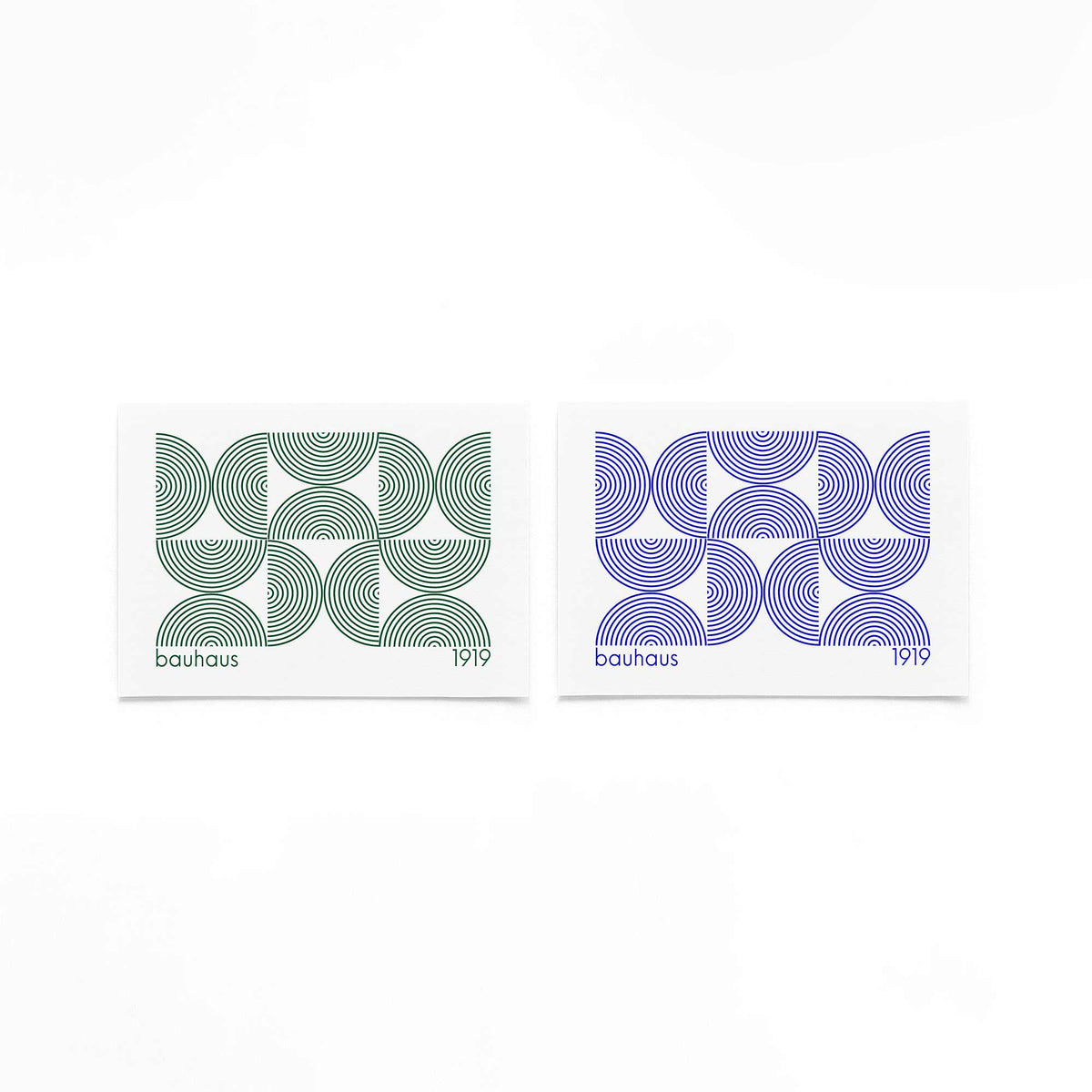 Twee landscape posters met groene en blauwe halfringen als vrijstaande productfoto