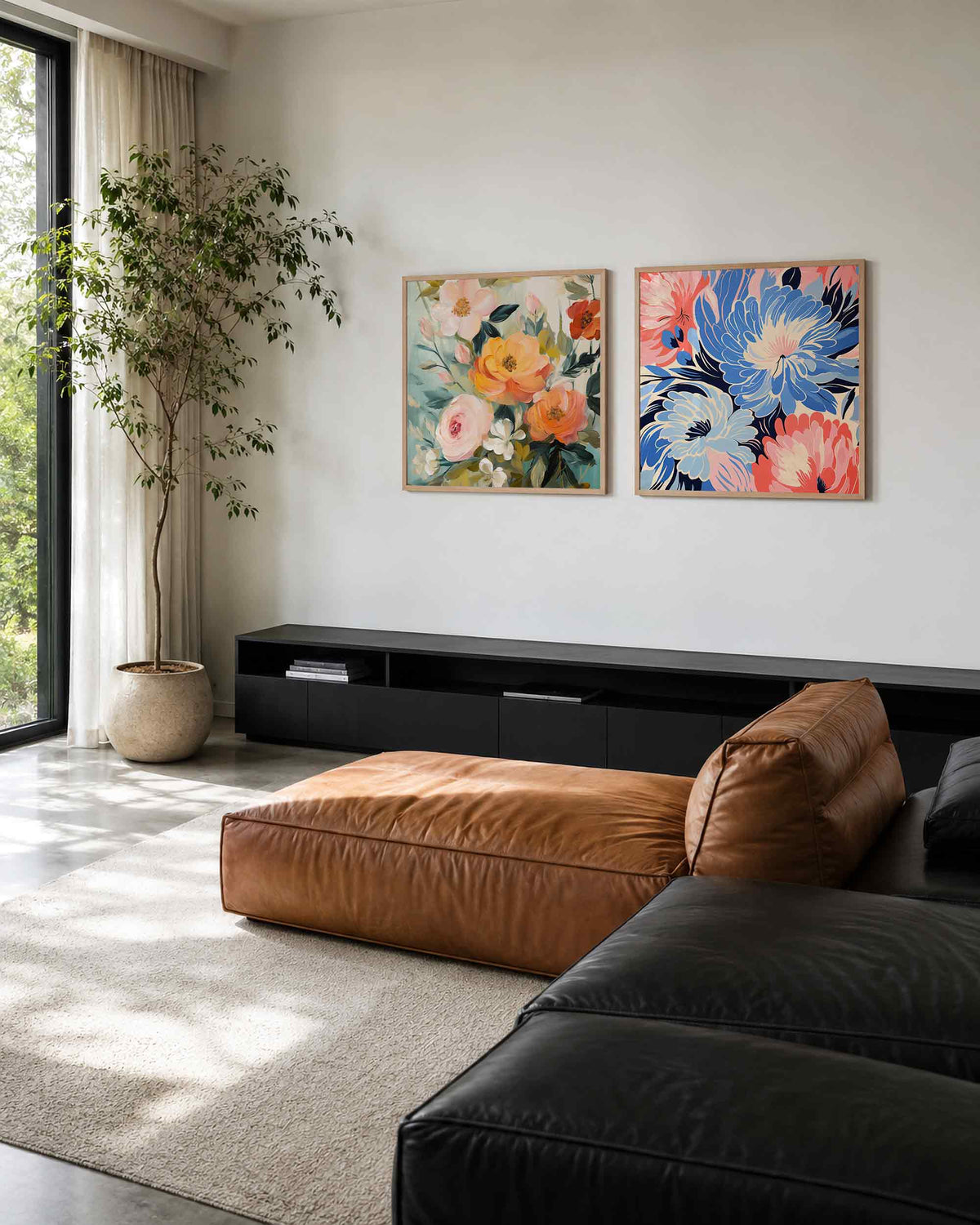 Interieurpresentatie van een tweedelige vierkante posterset met bloemenzee