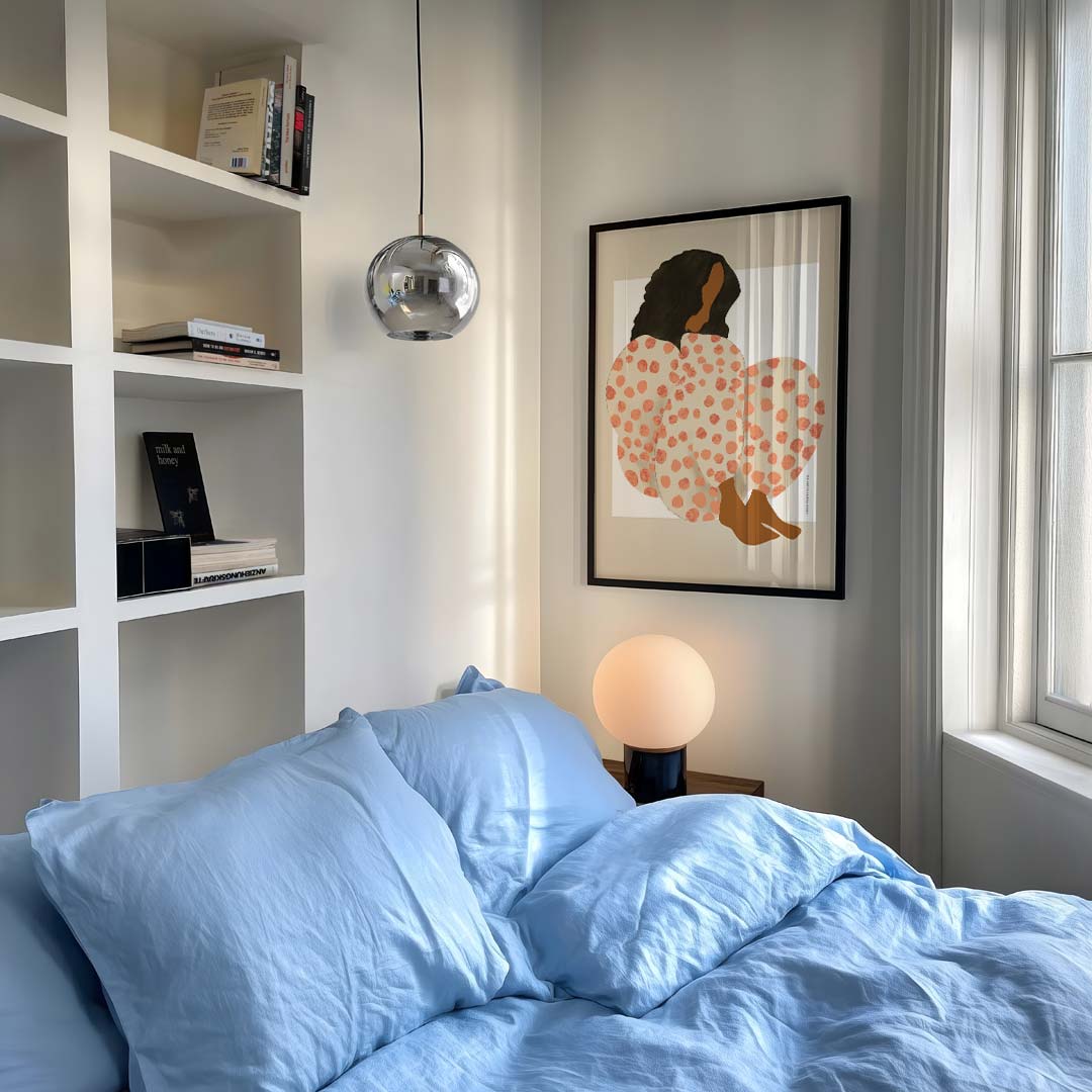 Stijlvolle Vrouwelijke Zithouding Poster-WallArtistic