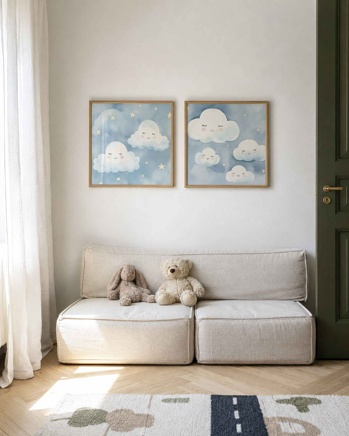 Interieurpresentatie van een tweedelige vierkante posterset met slapende wolken