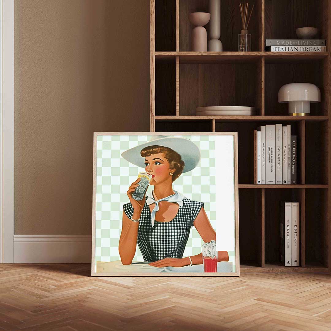 Vrouw met drankje Poster