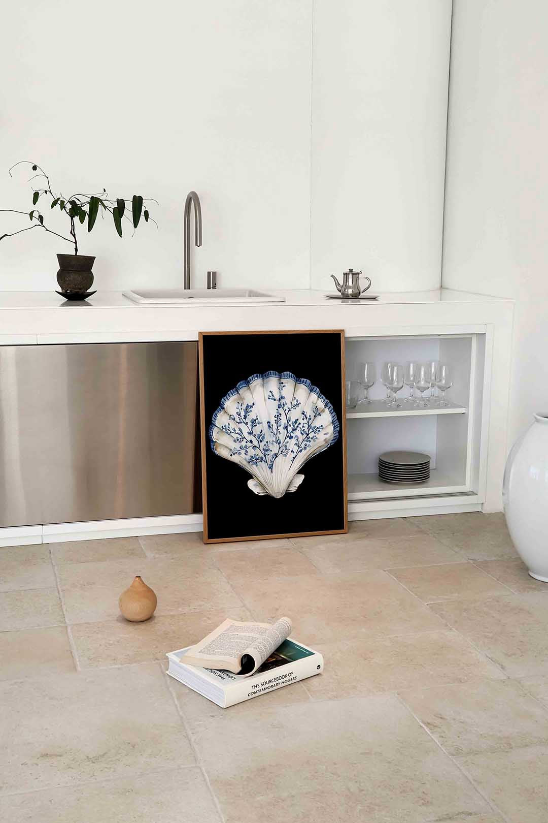 Schelp met blauwe takken Poster
