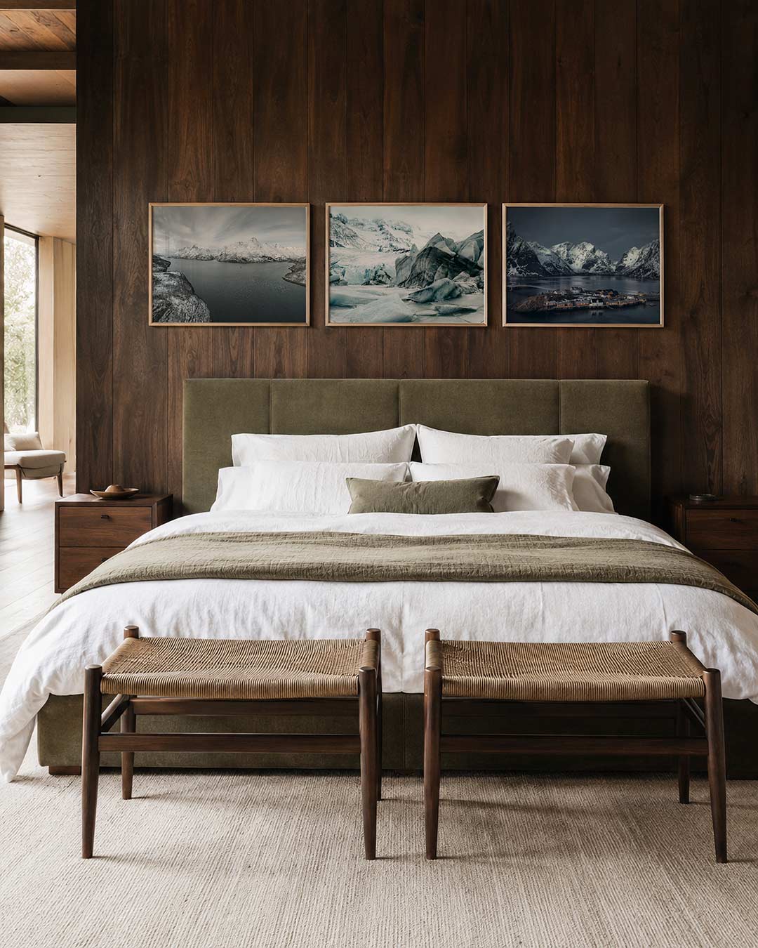 Interieur met liggend fotografisch drieluik winterstilte aan het water – Gerald Emming