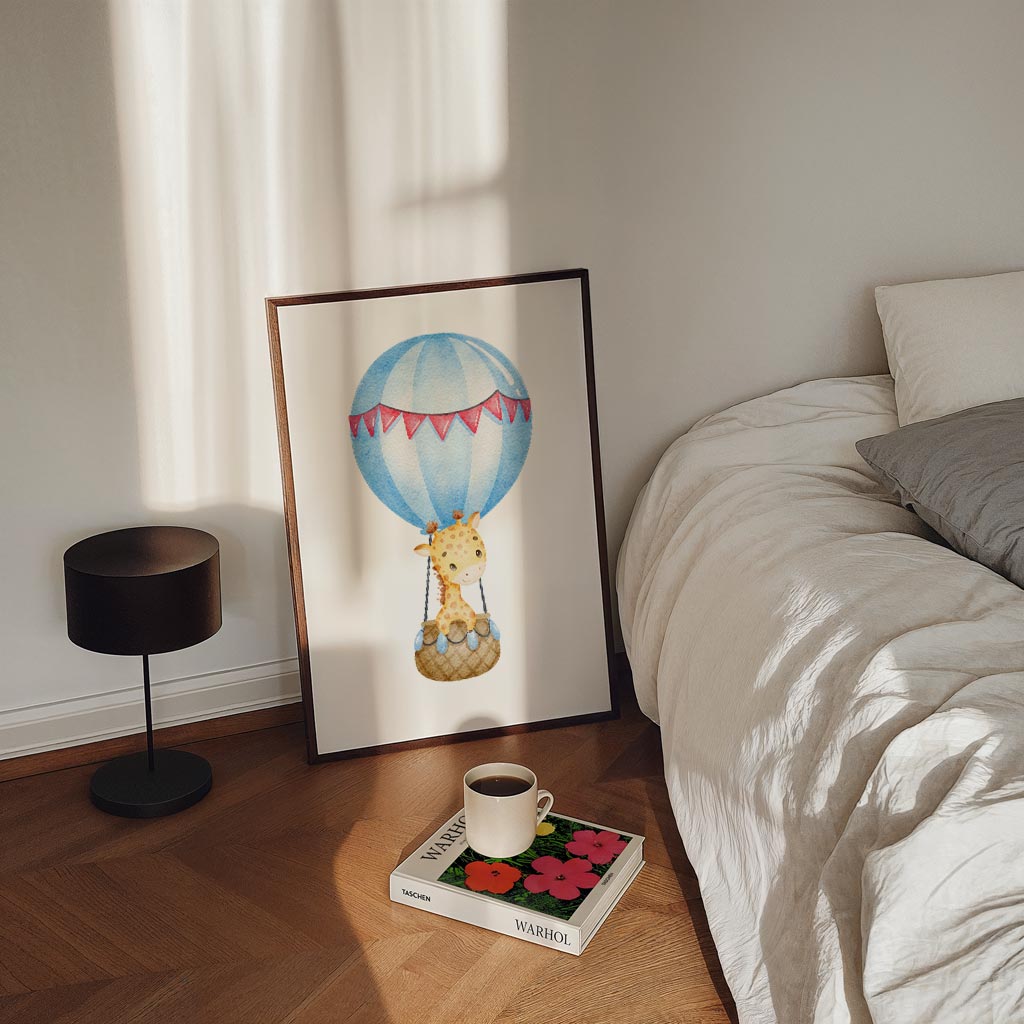 Schattige Giraffe in Luchtballon Poster