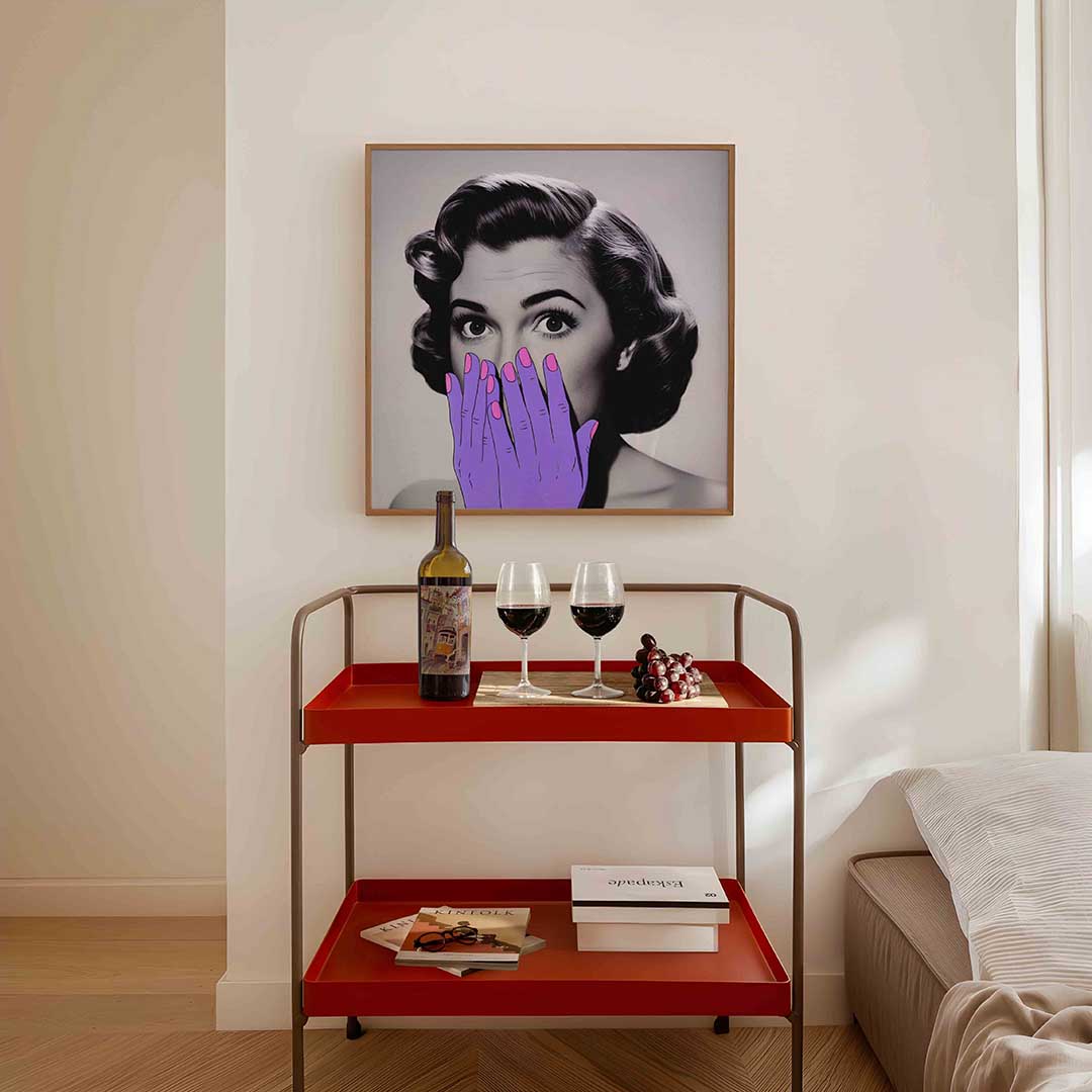 Vrouw met paarse handen Poster