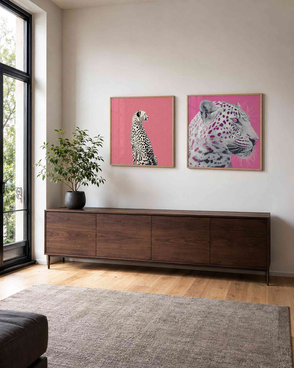 Interieurpresentatie van een tweedelige vierkante posterset met gepard portretten