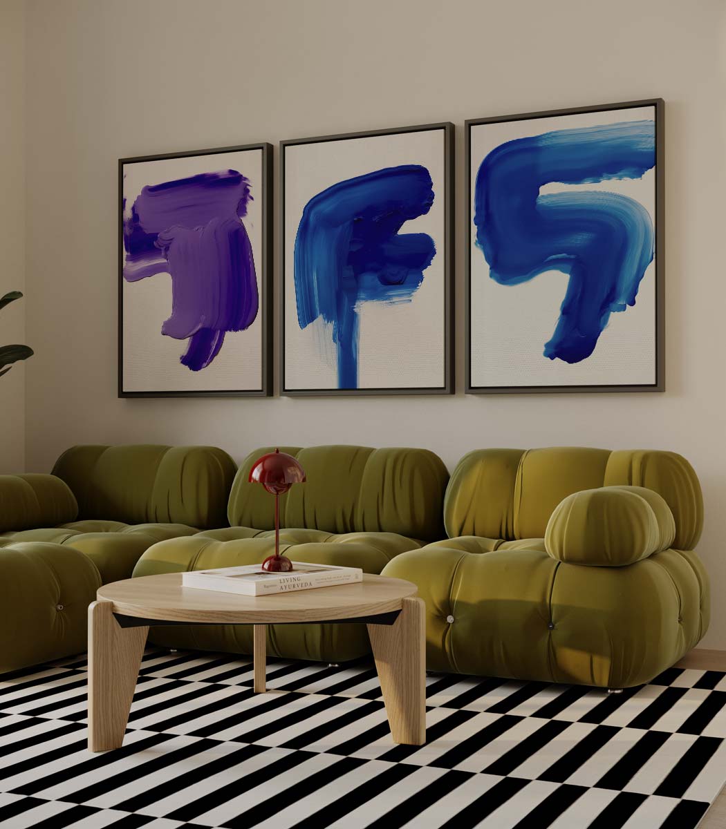 Abstracte penseelstreken in blauw en paars