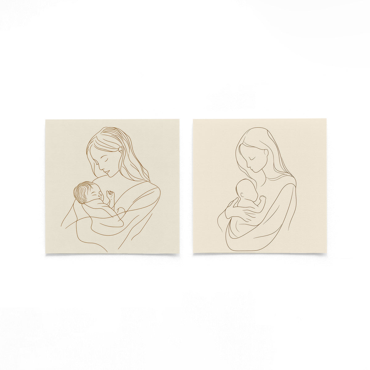 Twee vierkante posters met moeder en baby op een gebroken witte achtergrond