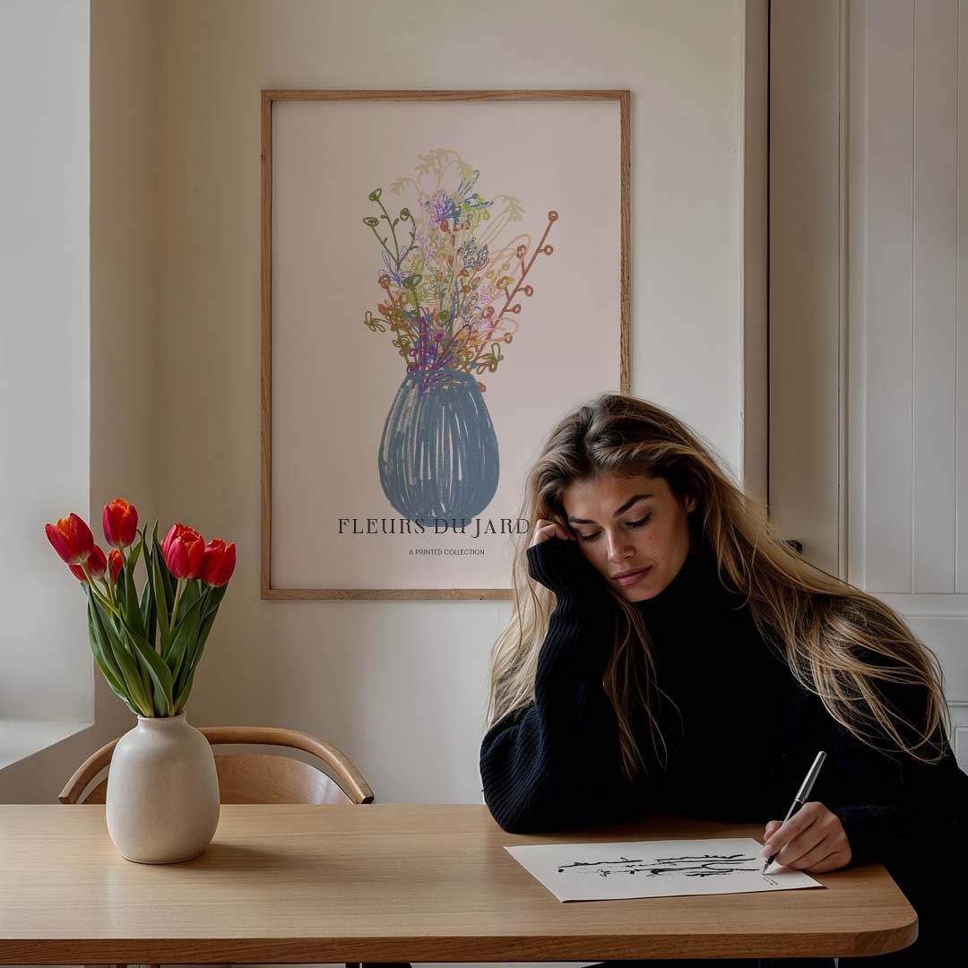 Vrolijk Bloemenboeket in Blauwe Vaas Poster-WallArtistic