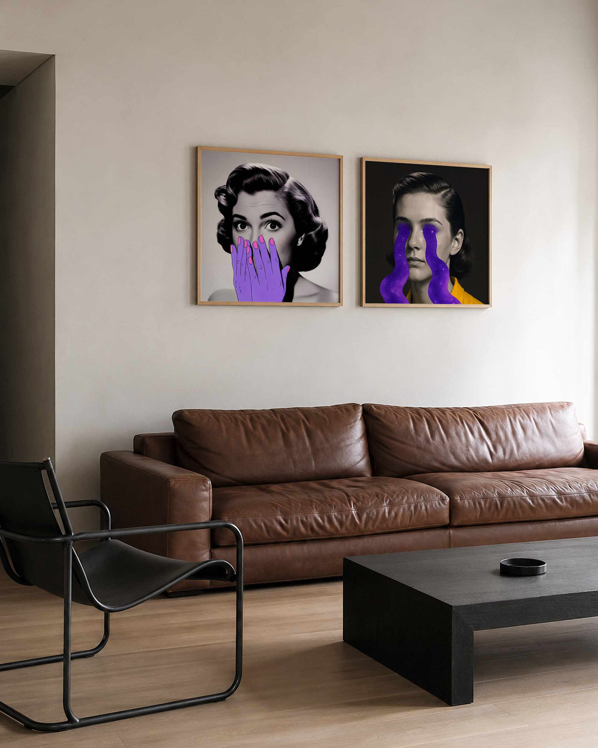 Interieurpresentatie van een tweedelige vierkante posterset met vrouwenportretten