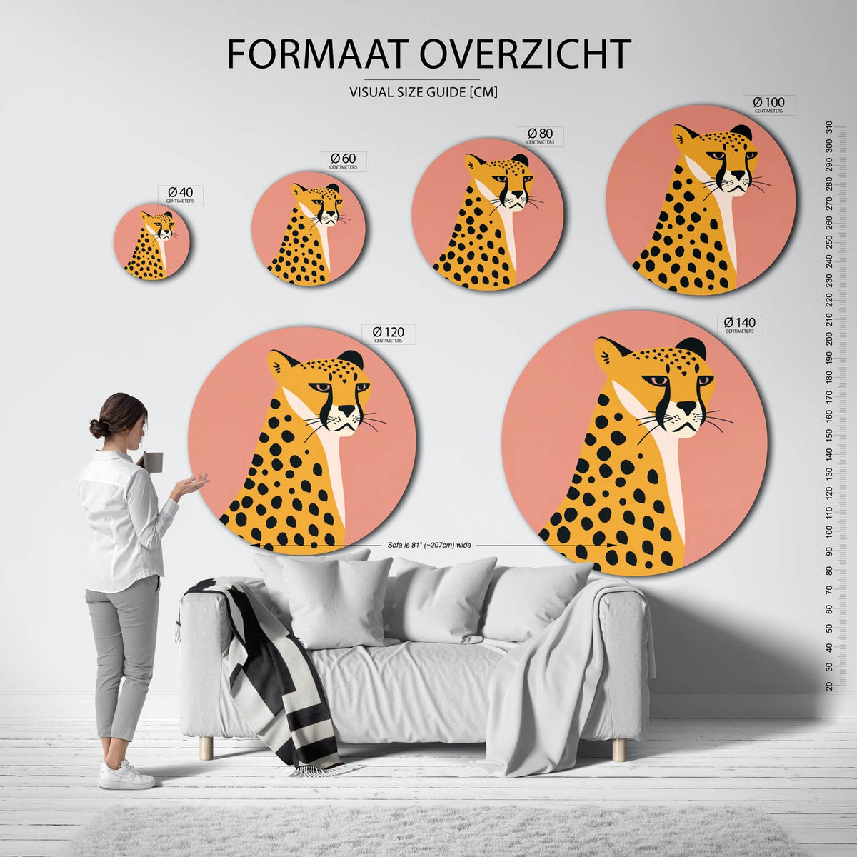 Luipaard op roze Muurcirkel – extra productweergave – Een luipaard met zwarte vlekken tegen een roze achtergrond.